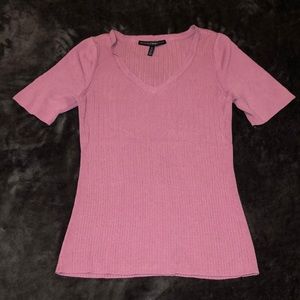NWOT White House Black Market mauve ribbed top
